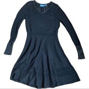 Simply Vera Vera Wang size PM black sweater dress silver shimmer sleeve/neck